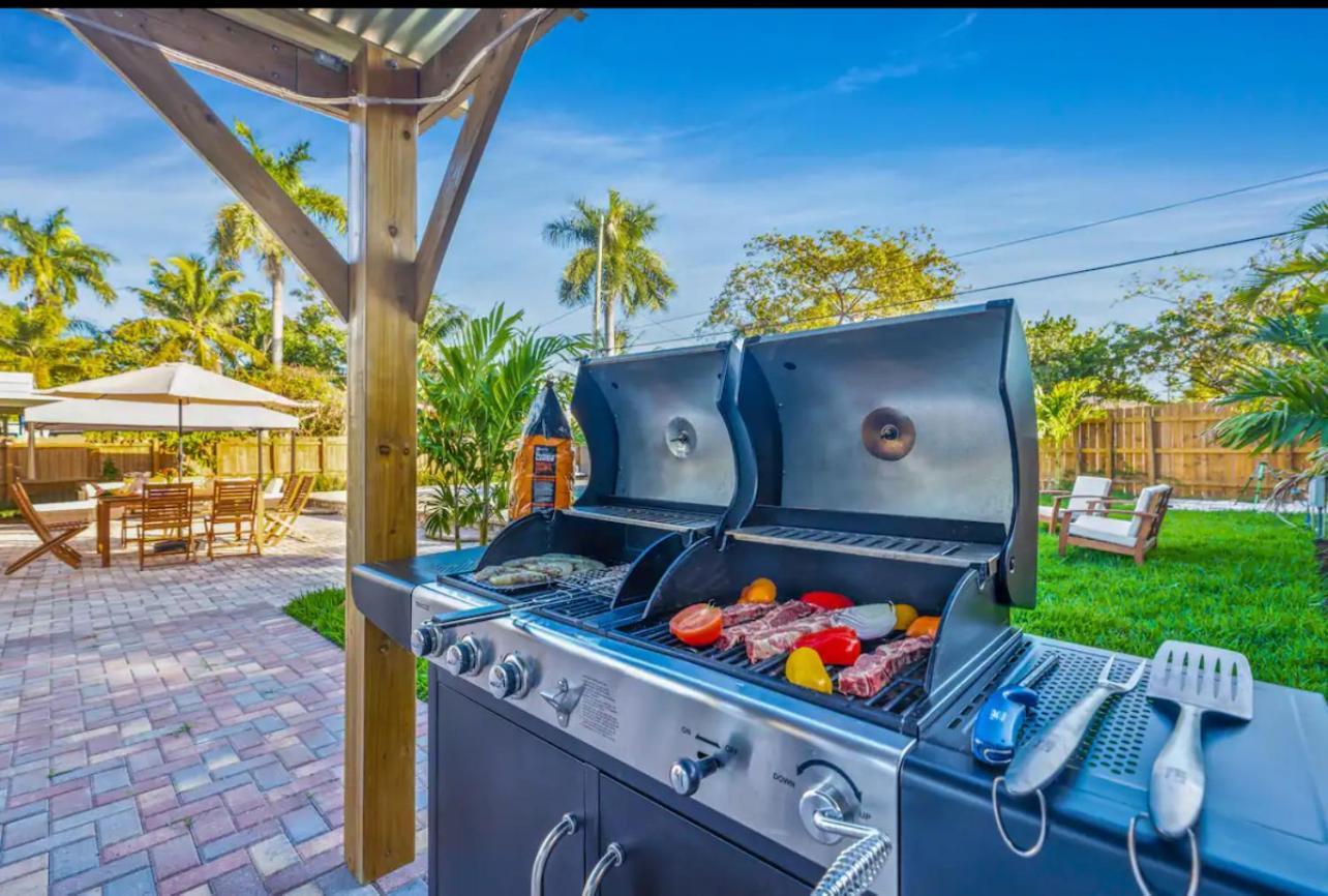 Coastal Paradise 7 Min To Beach With Game Room Mini Golf And Heated Pool Hollywood Eksteriør bilde